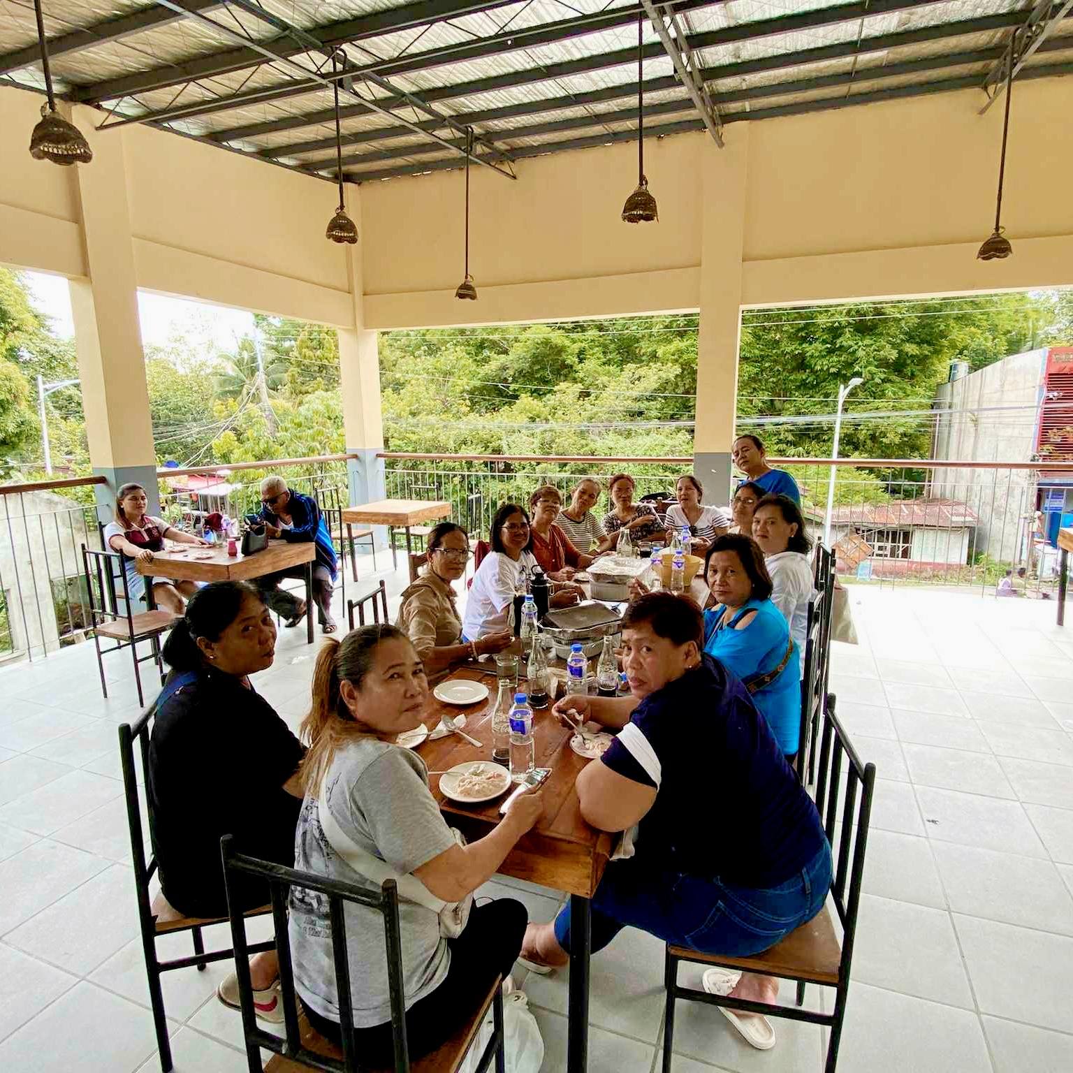 There’s a reason  called  HIGHSCHOOL old friends. The friendship is timeless after a 4 decades of not seeing each other😍